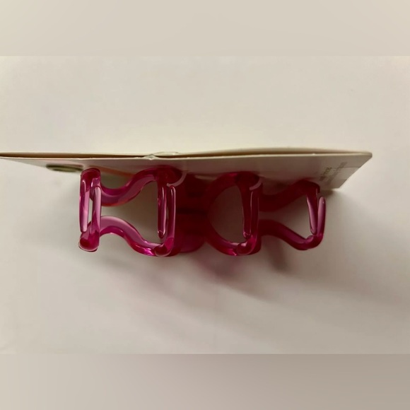 New Pink Wavy Jaw Hair Clip 3 11/16" made in Bangladesh GSQ by Glamsquad - Picture 10 of 14